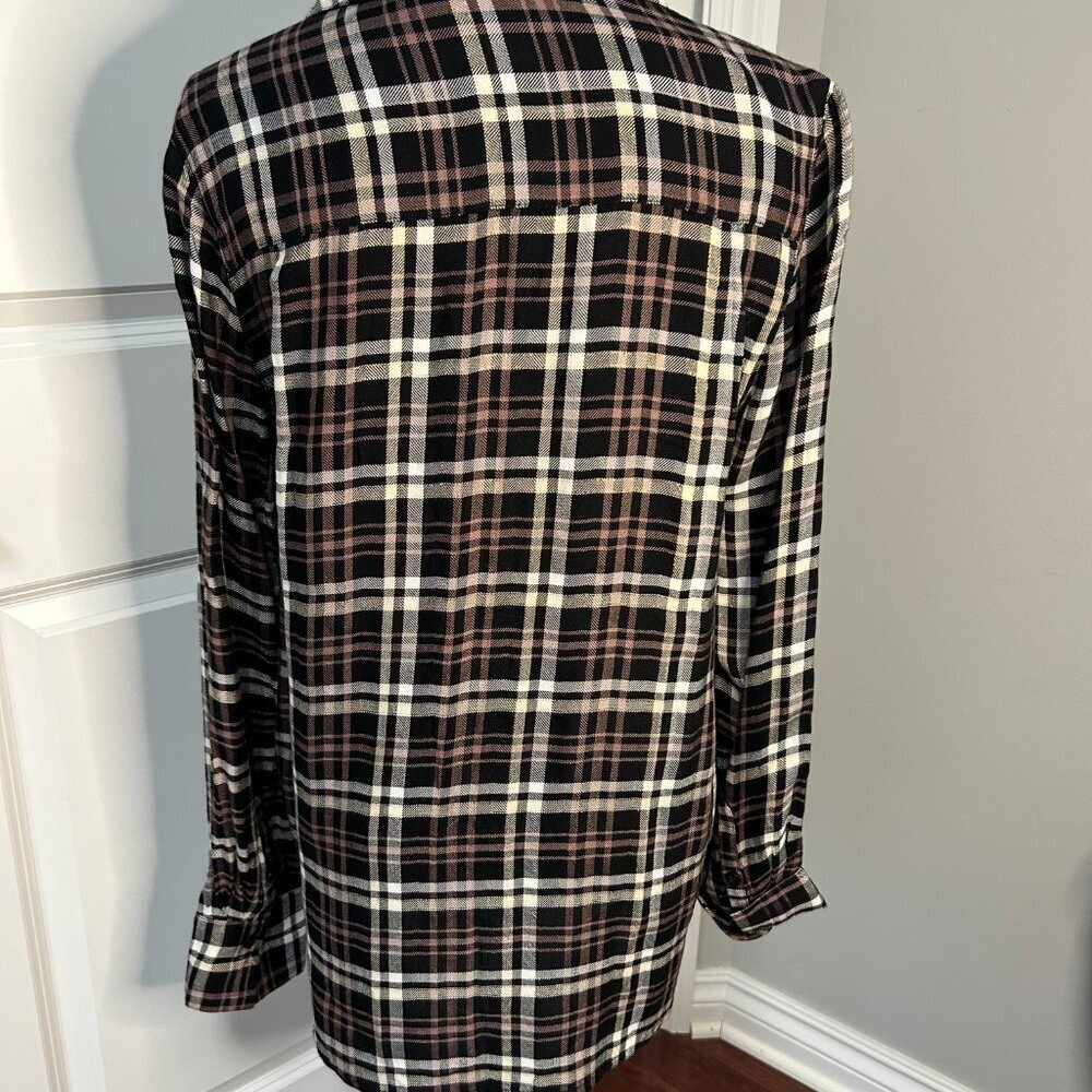 Beach Lunch Lounge Whitney Button Down Top Black & Sand Size M NWOT - Picture 2 of 3